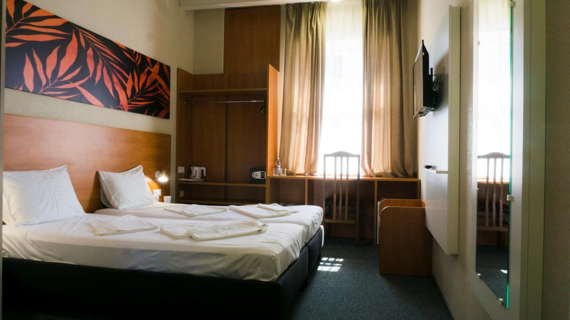 Arta City Hotel Yavoriv  Exterior photo